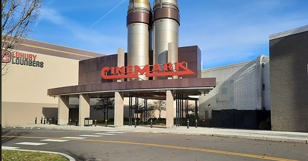 Cinemark Eugene Springfield 17 - 2900 Gateway, Springfield, OR 97477