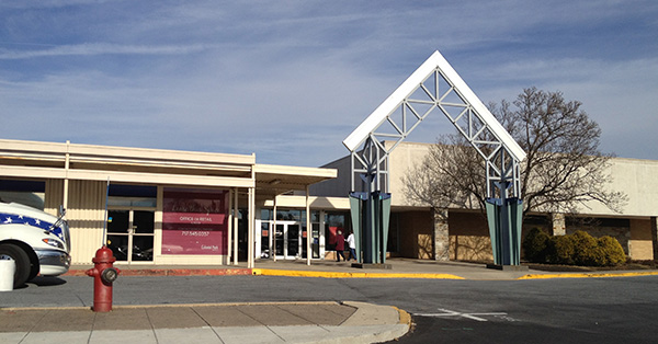 Colonial Park Cinemas 4 - 1 Colonial Park Mall, Harrisburg, PA 17109