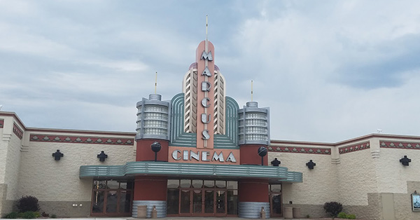 Marcus Bay Park Cinemas - 755 Willard Drive, Ashwaubenon, WI 54304