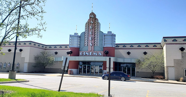 Marcus Hillside Cinema - 2950 Hillside Drive, Delafield, WI 53018