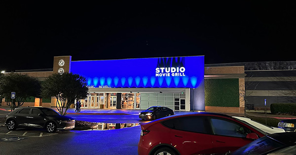 Studio Movie Grill North Point - 7660 North Point Parkway, Alpharetta, GA 30022